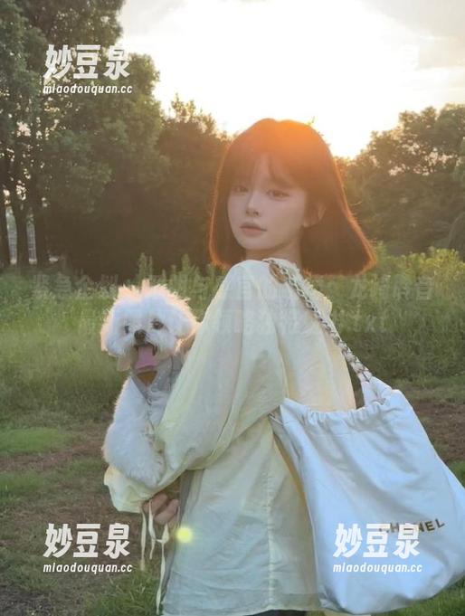 紧急企划-龙崎聆音 紧急企划 - 透明与感官的碰撞:龙崎聆音最新照片让你领略独特魅力.txt