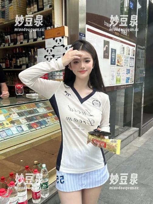 纳丝摄影 - 在青檬的高清写真中，连体衣完美展现出她的无限风情！.txt