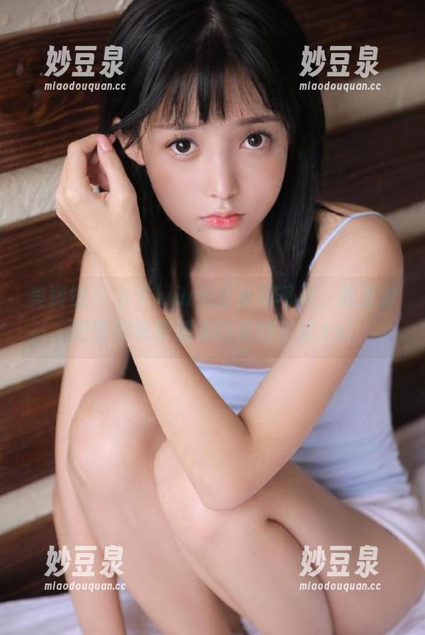 美媛馆 - 小夕juju天台系列写真，高清套图带你领略别样的美好生活.txt