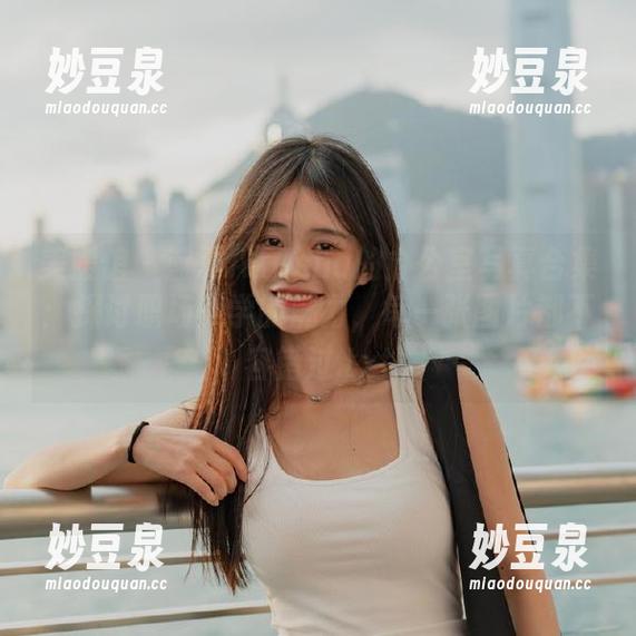 美媛馆 - 蓝夏Akasha的办公室写真合集：探讨职场美学的魅力，每一张图片都不容错过.txt