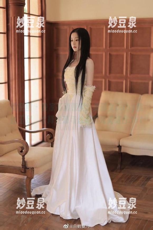 美邵女Baby 微密圈 - 独家高清原图:美邵女Baby黑丝玉足,诠释性感与优雅的完美结合.txt