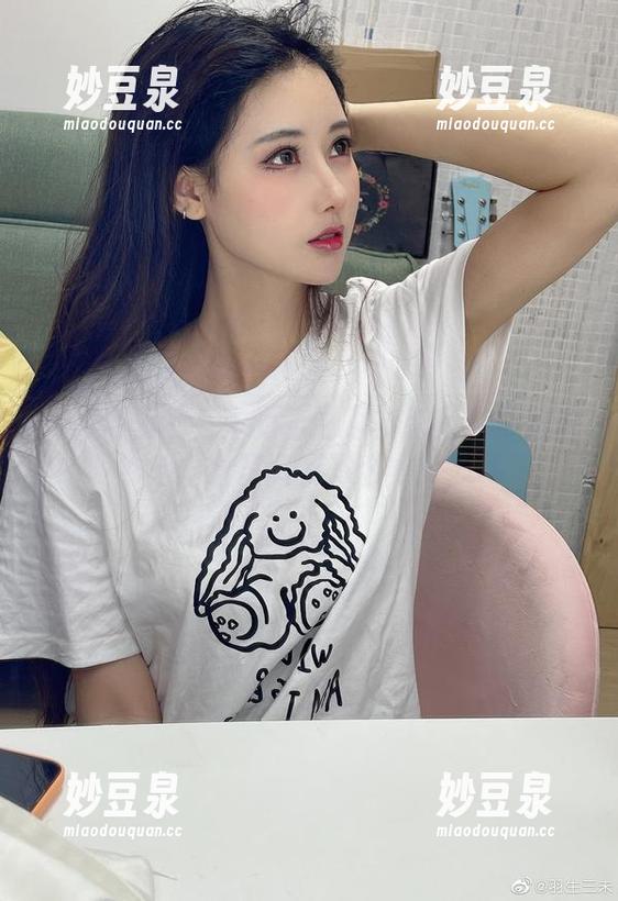 如何让羽生三未的篝之雾枝点亮你的生活？超丰富写真资源合集！.txt