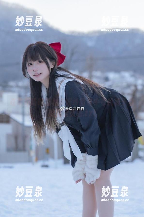 在荒井喵喵的私房婚纱图包中寻找属于你的浪漫灵感.txt