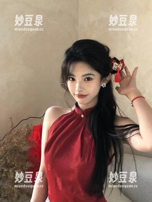 蜜桃社-E杯奶茶 蜜桃社 - 一览无遗,最新E杯奶茶旗袍写真合集,带你领略别样风情与时尚韵味!.txt