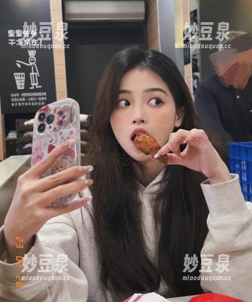 蜜桃社 - 萌美Moemi蕾丝图集，带你走进免费的摄影艺术之旅！.txt