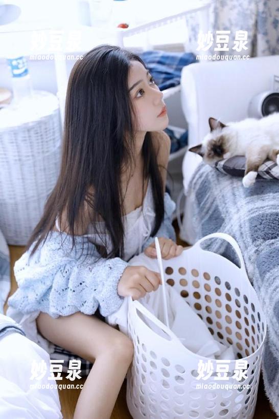 蜜桃社 - 高清分享雪飞的长腿艺术，捕捉无尽的美丽瞬间.txt