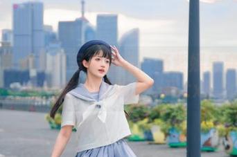 语画界 - 私房写真系列：杨紫嫣身穿体操服的魅力图集大公开.txt