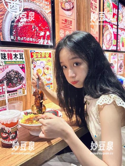 语画界-绯月樱_Cherry 语画界 - 高清在线大放送!绯月樱_Cherry黑丝写真,简直是“腿控”的福音!.txt