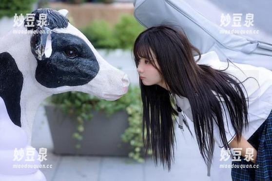 语画界 - 绯月樱cherry的甜心美图大放送，快来免费收藏她的绝美写真！.txt