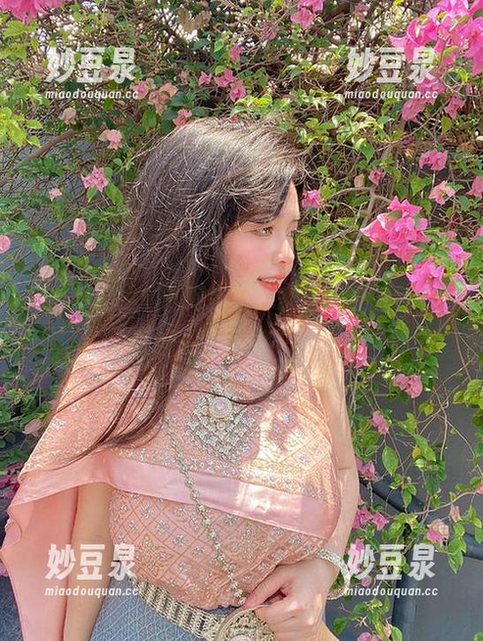 阿寨寨 婚纱梦幻之旅:阿寨寨独家原图及图包一网打尽.txt
