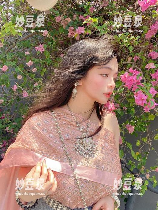 阿寨寨ninja内衣写真合集，让你免费欣赏到优雅与性感的完美结合.txt