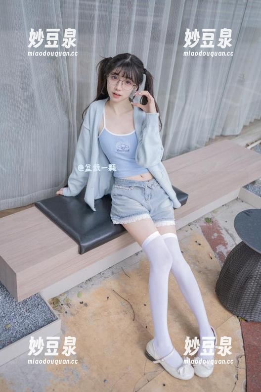 雅拉伊-静静 雅拉伊 - 静静万圣节最新图包,探索视觉艺术的无限可能.txt
