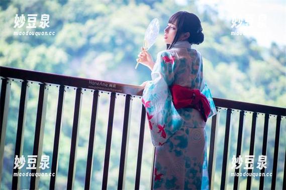 雨波_HaneAme 画面中的优雅:雨波_HaneAme美足写真呈现每一寸动人细节.txt