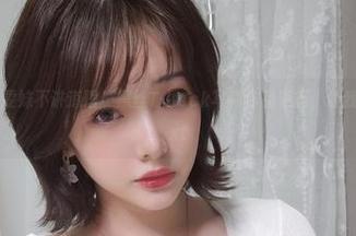 这才是真正的雯妹不讲道理！黑丝T-back写真作品更新，让我心醉不已！.txt