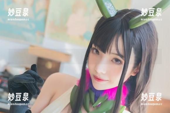 原图探秘：雯妹不讲道理精彩私拍与糜烟旗袍的绝妙搭配！.txt