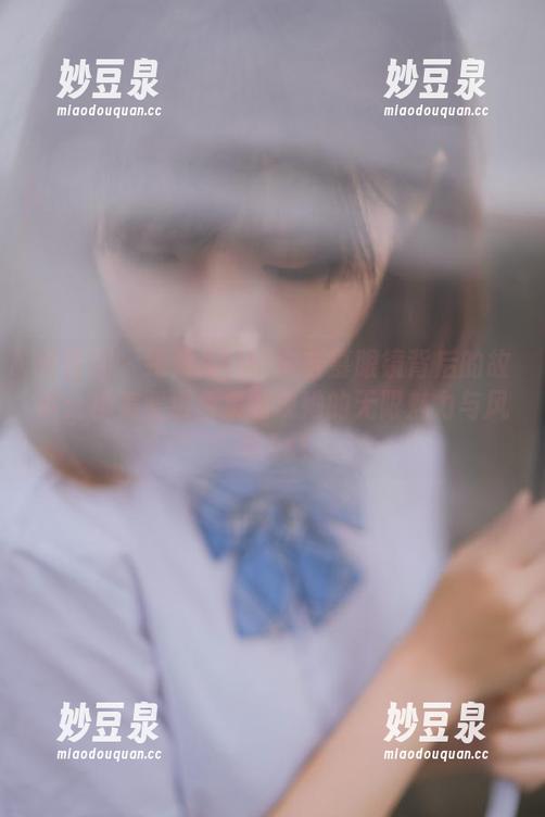 青豆客-Akiki朱若慕 青豆客 - 探索Akiki朱若慕眼镜背后的故事:精美壁纸合集展现她的无限魅力与风采.txt