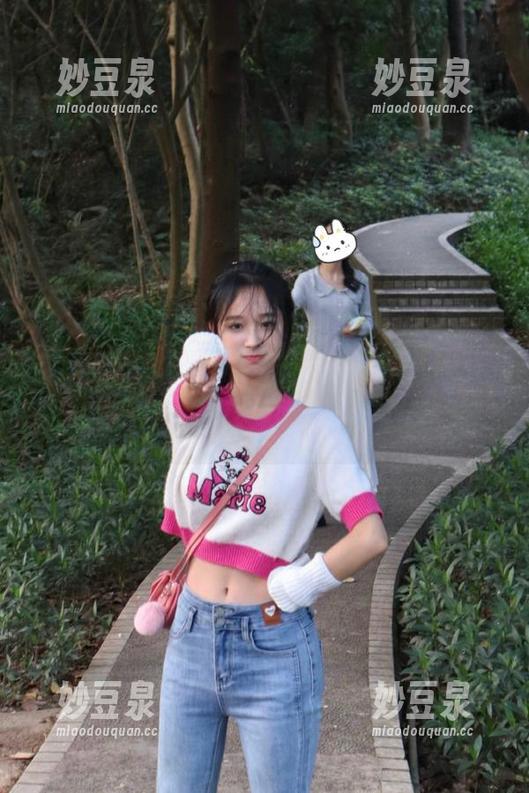青豆客 - 办公室写真新图集更新！岑苑之barbiebaby带你体验不一样的可爱生活.txt
