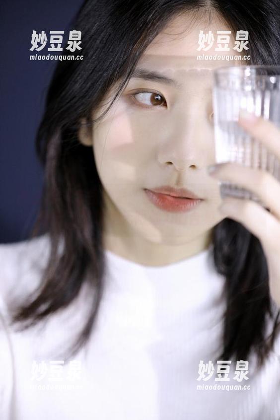 微密圈 - 套图欣赏：黎允熙视频写真第一部分，呈现她无限魅力的合集.txt