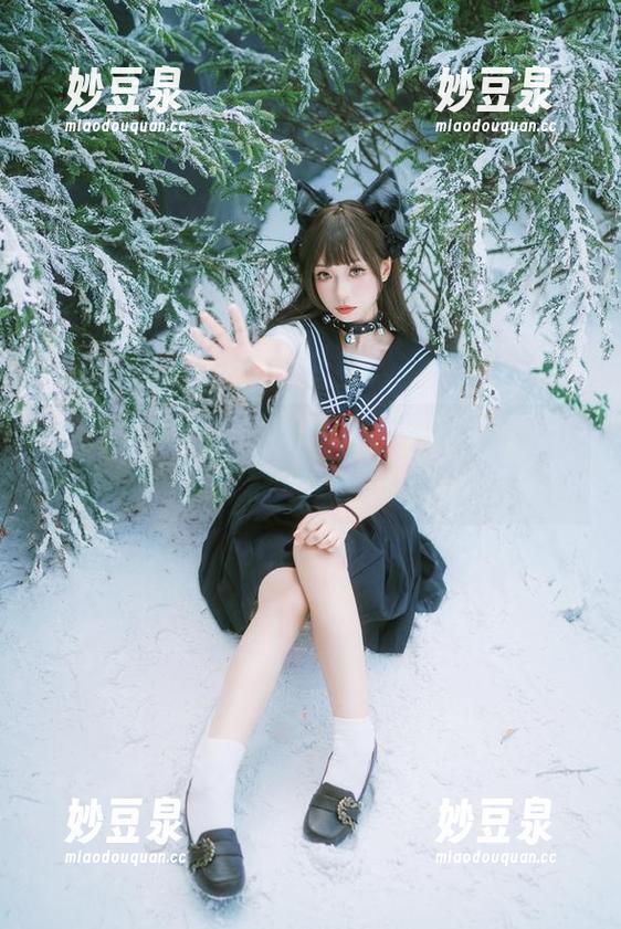 微密圈 - 热辣登场！黎允熙吊带写真最新更新，点燃你的审美热情！.txt