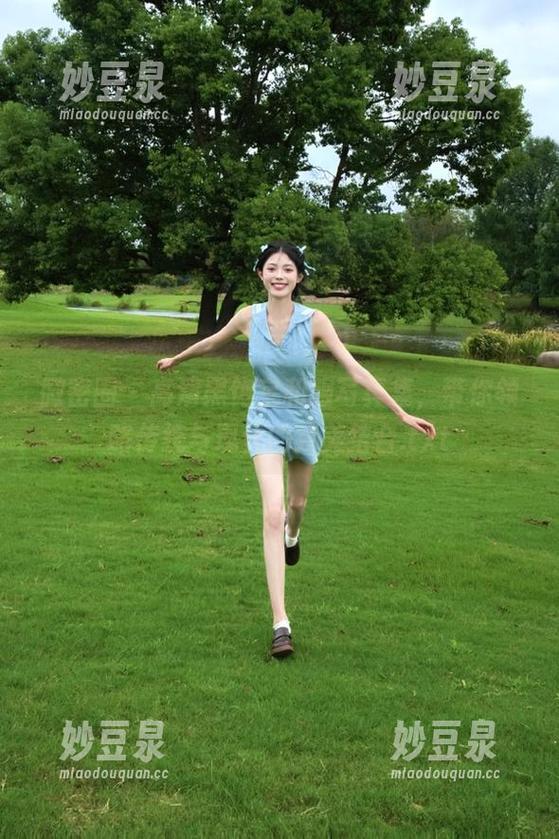 黑饱宝 微密圈 - 高清黑饱宝和服写真集,带你领略传统与现代的完美结合.txt