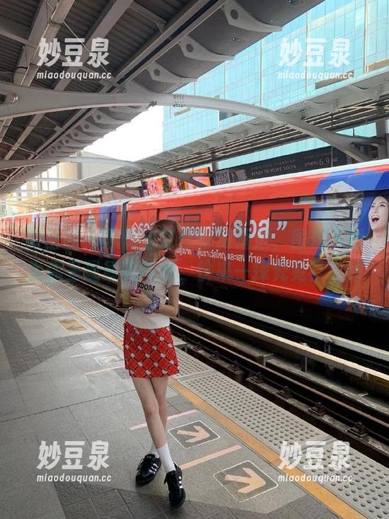黑饱宝 微密圈 - 黑饱宝带你畅游海边,图库下载为你呈现最美瞬间,快来一探究竟!.txt